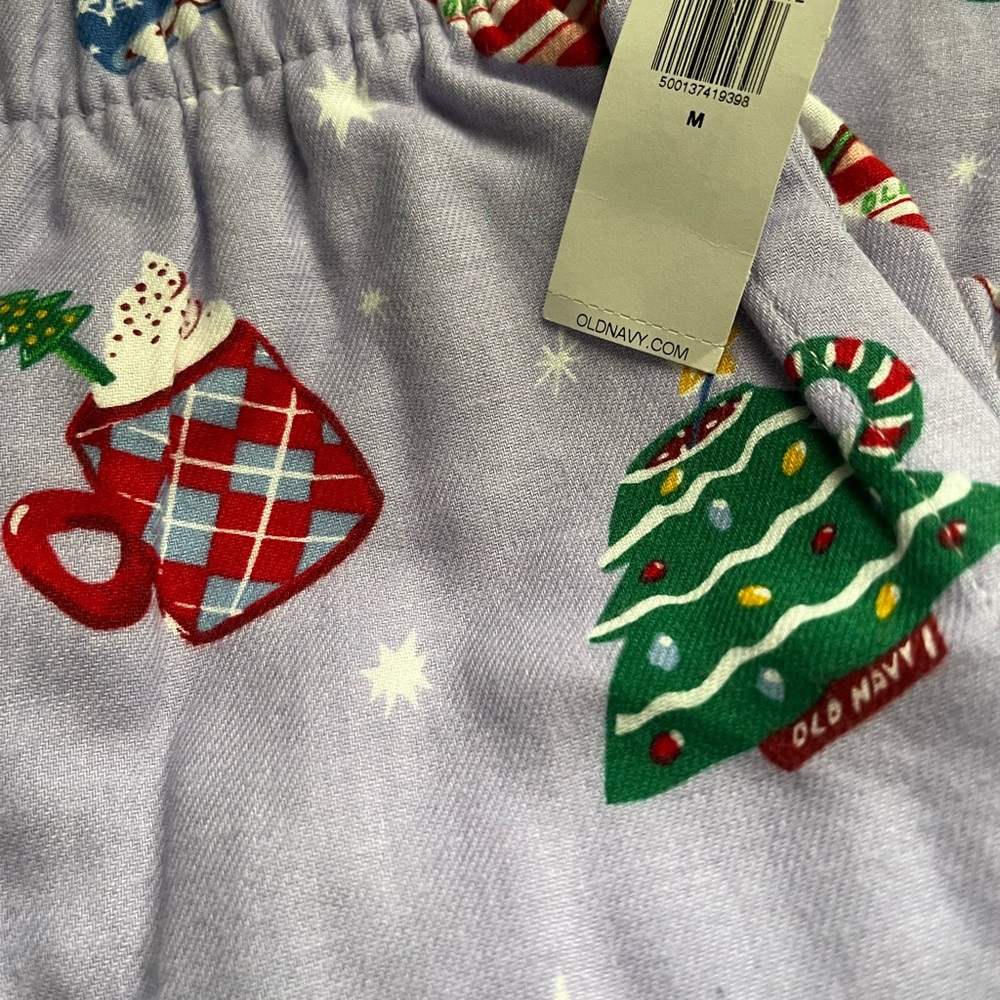NWT Old Navy size M flannel pajama pants in Christmas pattern, 1 pair
